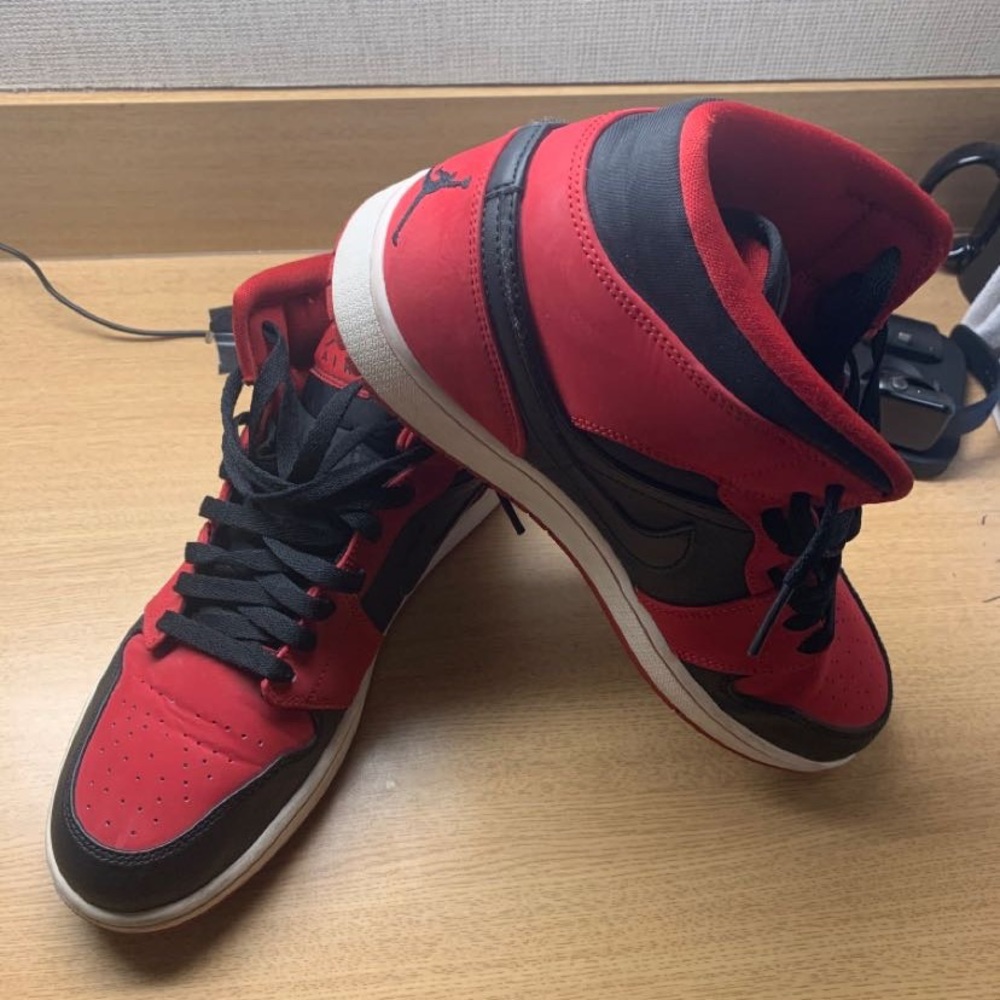 Jordan 1 mid bred
